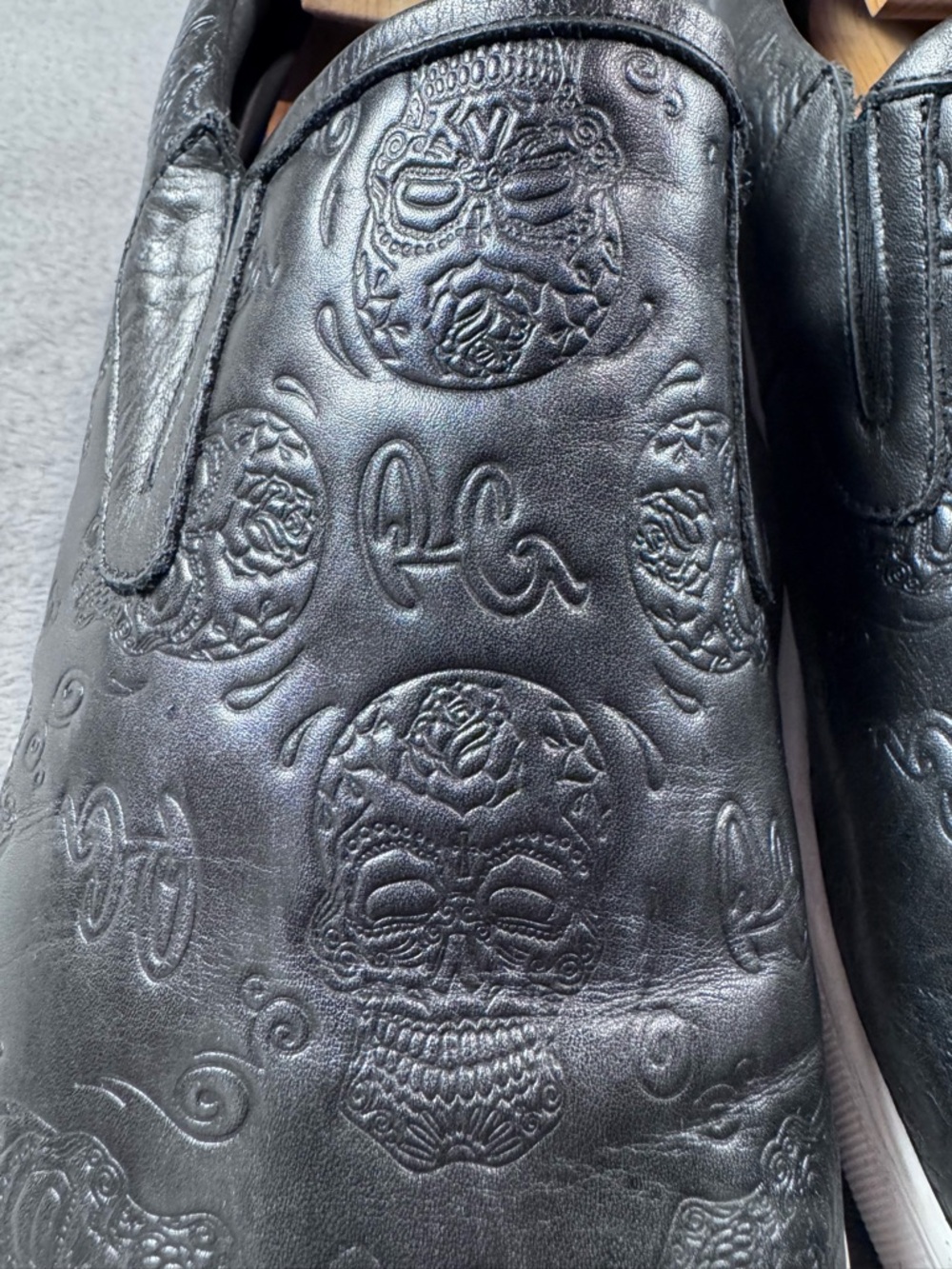 Robert Graham Rider Black Embossed Leather Slip-On Sneakers - Picture 6 of 11